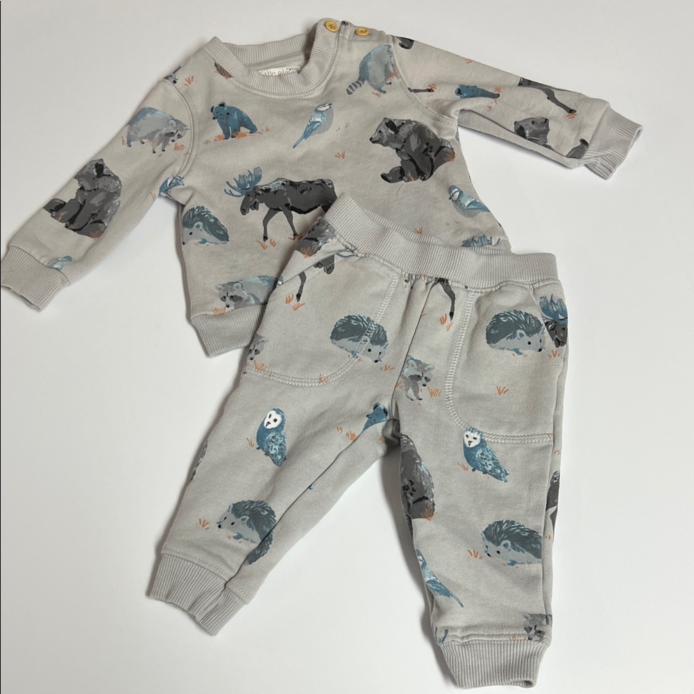 Carter’s Boy Outfit 6 Months Great condition!!